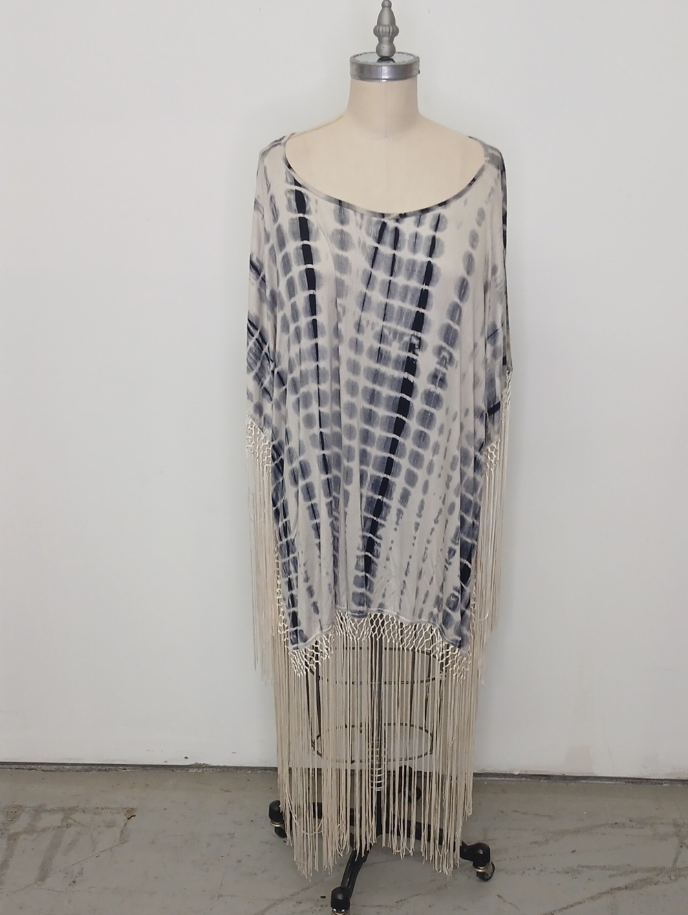 Tie Dye Fringe Poncho / Small - But fits larger